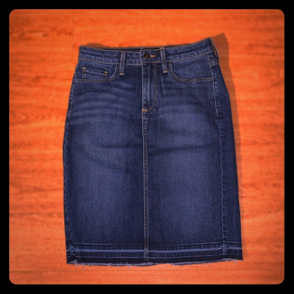 Raw Edge Denim Pencil skirt
